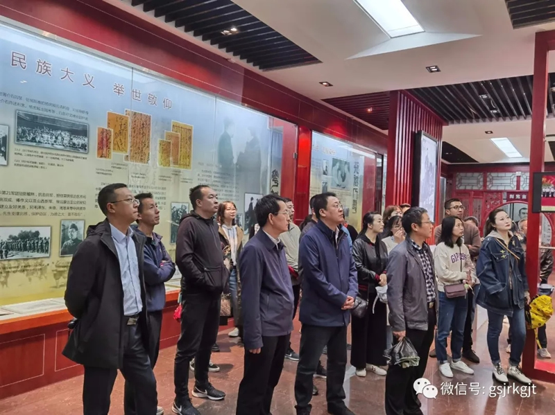 天水市政府金融辦、甘肅金控天水擔保公司、天水卓雅服飾公司黨支部聯合舉行主題黨日活動